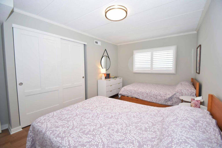 Room 2, Ocean Place 214 2 Bedroom Condo, Sussex