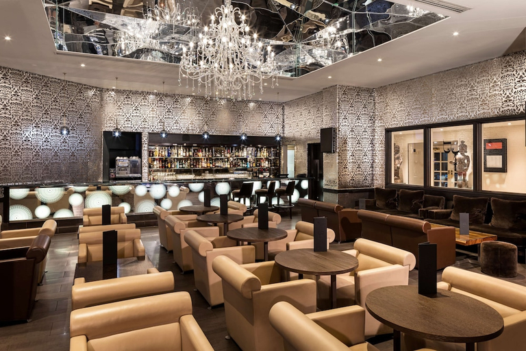 Food & Drinks 5, Radisson Blu Hotel, London Heathrow, London
