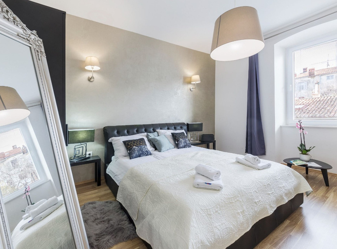 Room 3, Pula Garden Apartments With Shared Pool, Pula