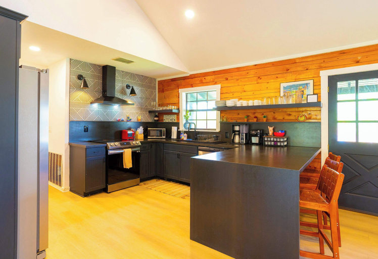 Private kitchen 4, Ranchito Texas Stay for 12, Gillespie