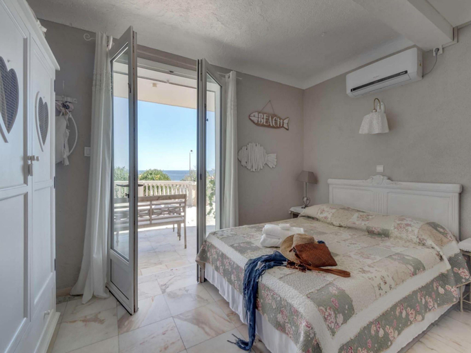 Bedroom 2, Villa in Les Issambres near the Sea, Var