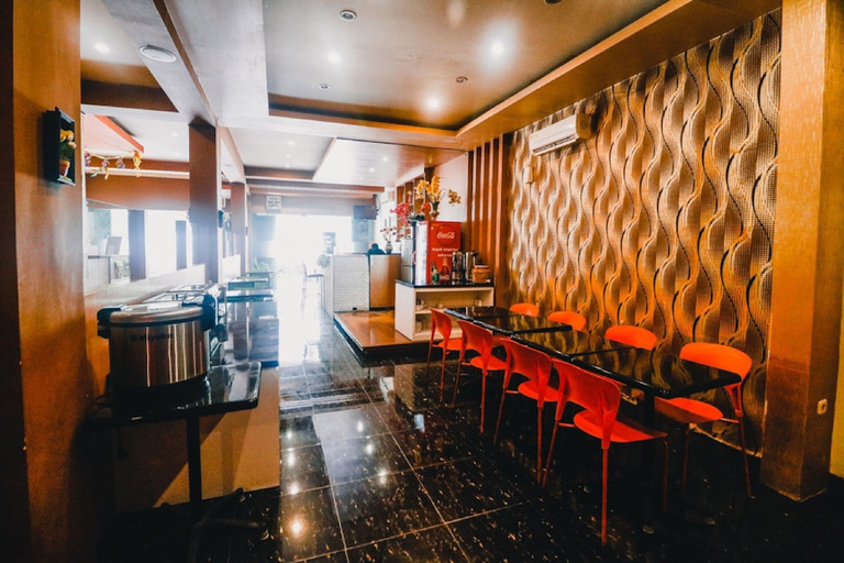 Food & Drinks, Reddoorz Plus near Makassar Town Square, Maros
