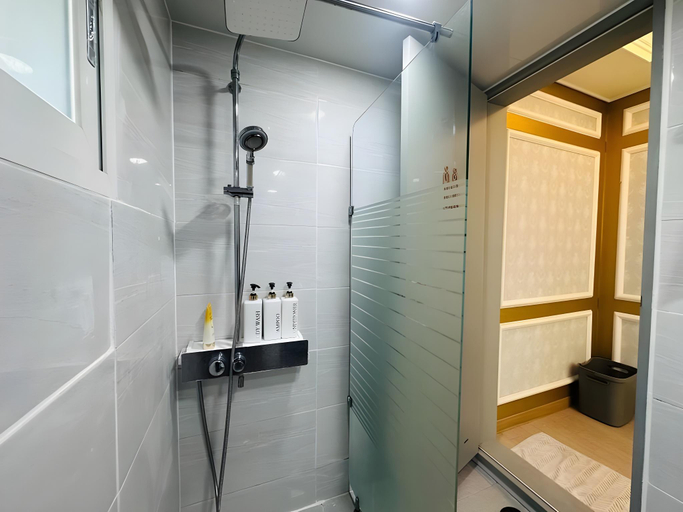 Bathroom 3, Rodemfree, Paju