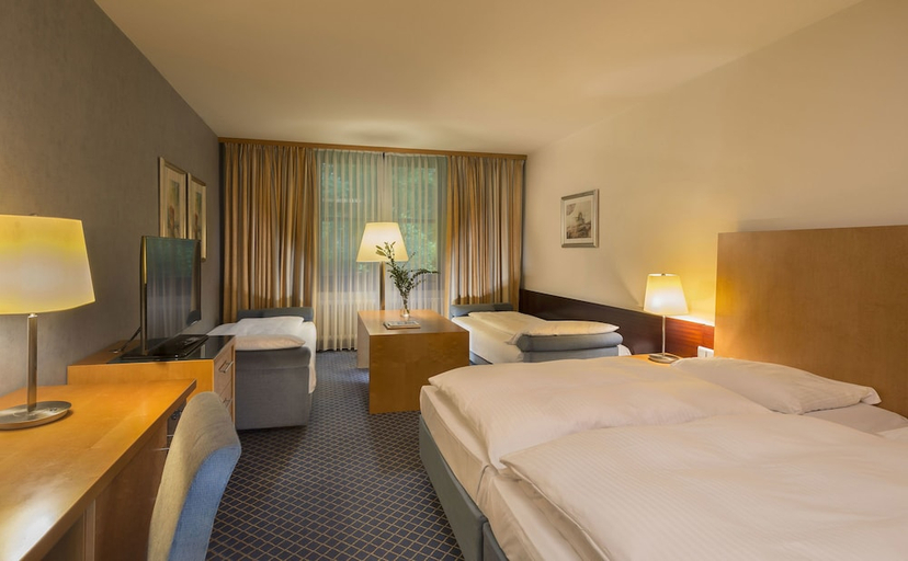 Bedroom 4, Maritim Hotel am Schlossgarten Fulda, Fulda