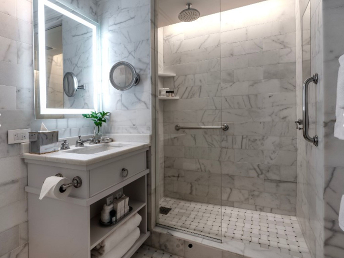 Bathroom 4, Monteleone Hotel, Orleans