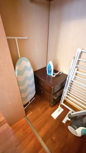 Iron/ironing board, GREEN LODGE, Yomitan