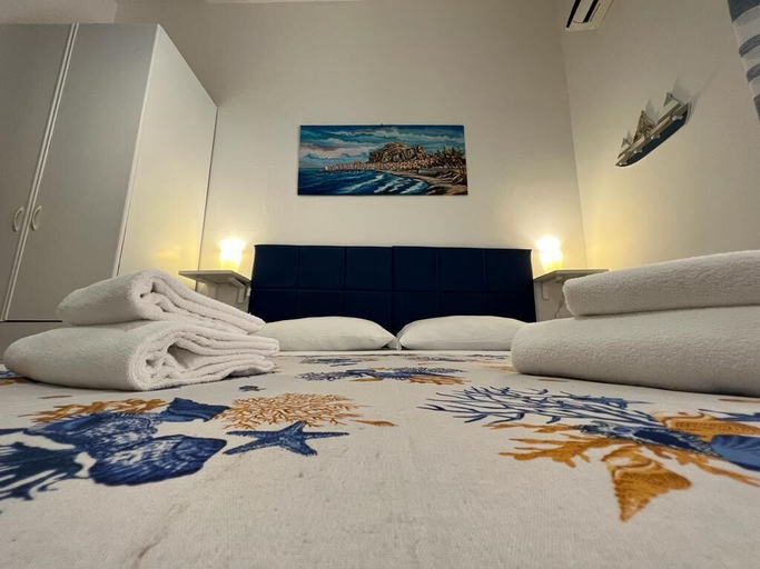 Bedroom 4, artista studio, Palermo