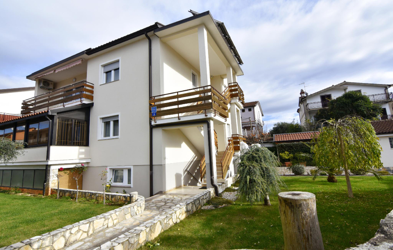 Exterior view, Sunny apartment in Umag, Umag