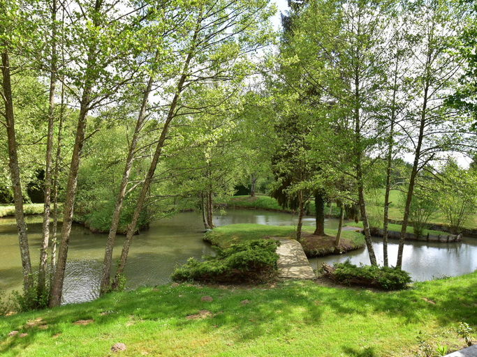 Others 5, Charming holiday home with pool and pond, Indre