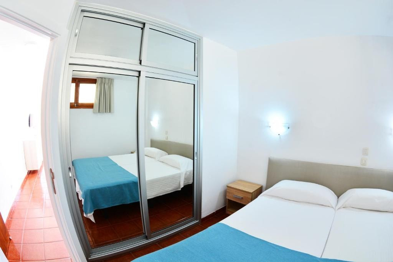 Bedroom 2, Apartamentos Livvo Puerto Bello, Las Palmas
