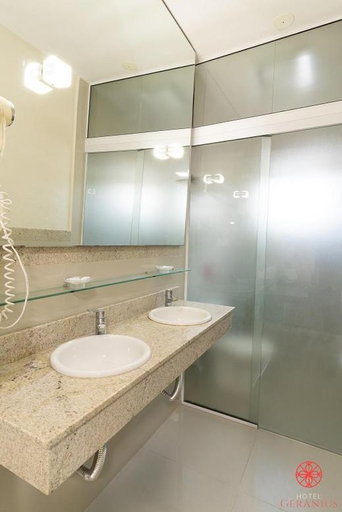 Bathroom 3, Hotel Geranius Ingleses, Florianopolis