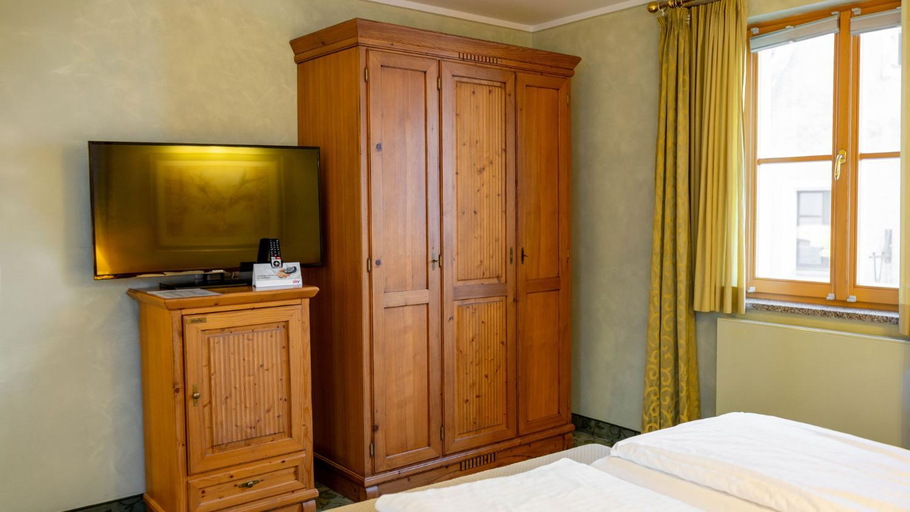 Bedroom 2, Altstadthotel Brauwirt, Weiden in der Oberpfalz