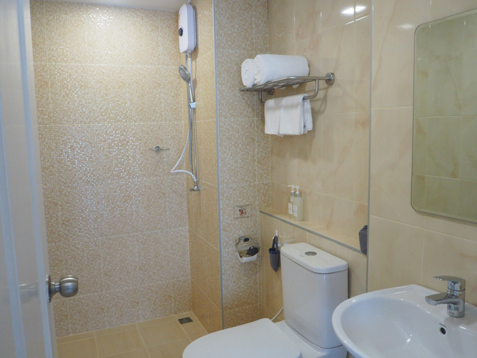 Bathroom 3, THE VILLAGE POSHTEL, Mueang Krabi