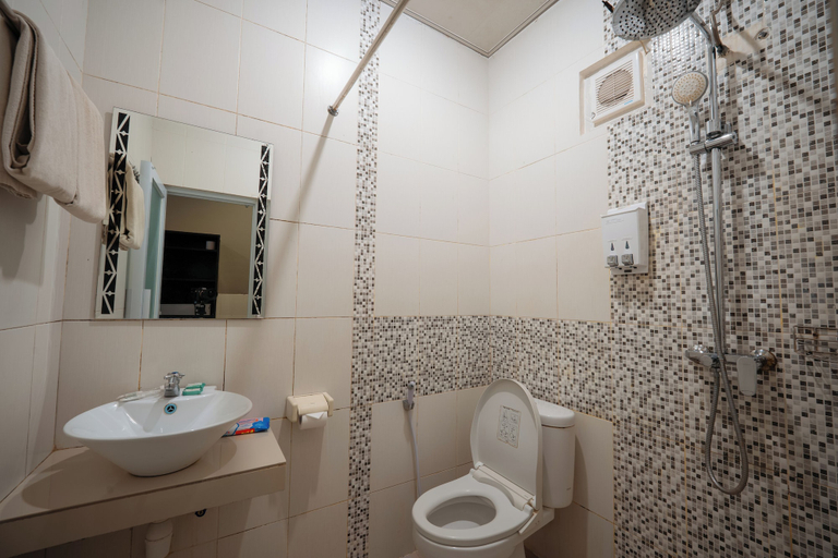 Bathroom 5, Wana Kubu Homestay, Badung
