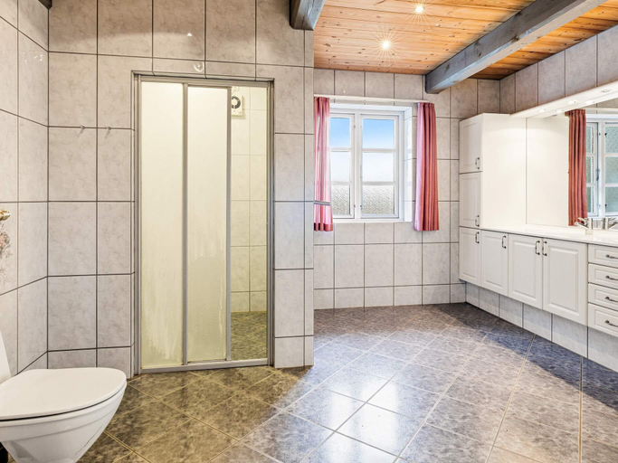 Bathroom 3, Luxury Retreat with Hot Tub - By Traum Ferienwohnungen, Haderslev