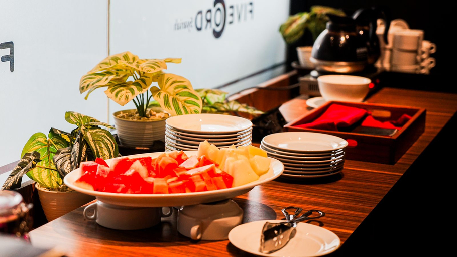 Food & Drinks, Fivecord Syariah Hotel, Solo