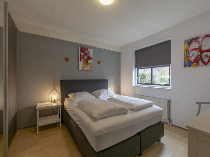 Bedroom 2, Holiday Home by Beach in Ooghduyne, Den Helder
