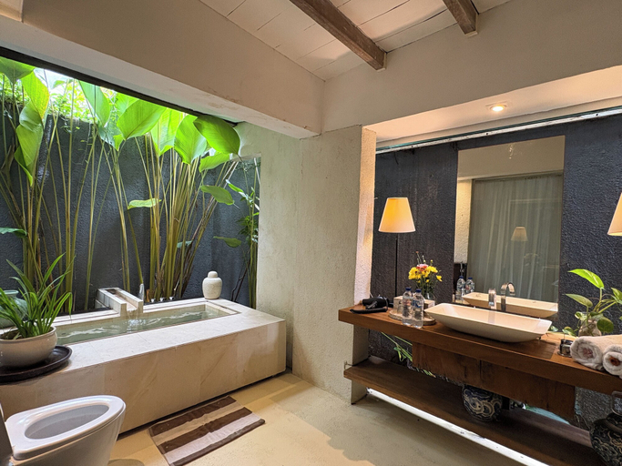 Bathroom 4, Kawung Villa Canggu, Badung