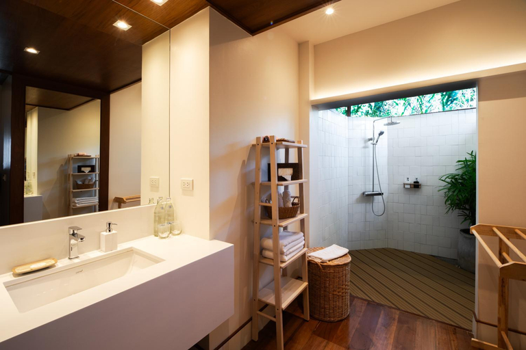 Bathroom 4, Fisherman's Resort, Ban Laem