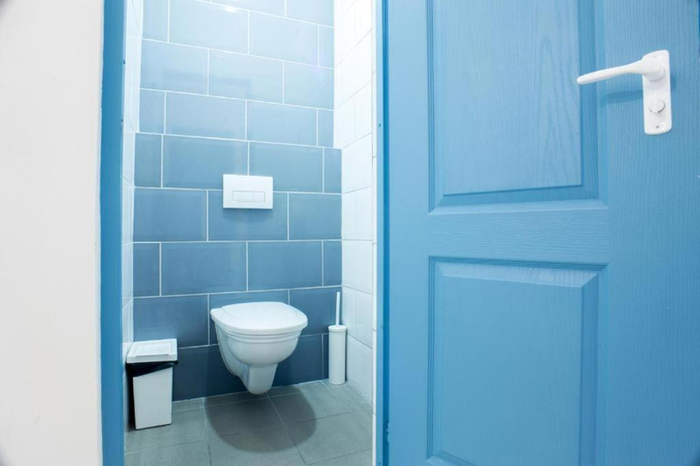 Bathroom 3, Absolut City Hostel, Budapesti