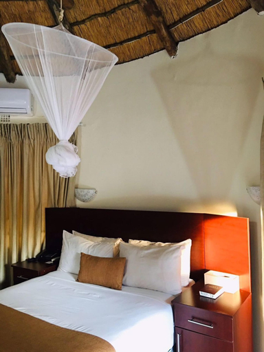 Bedroom 4, Nkanga Hotel, Chobe
