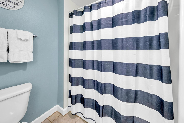 Bathroom 3, Shores of Panama 1202, Bay