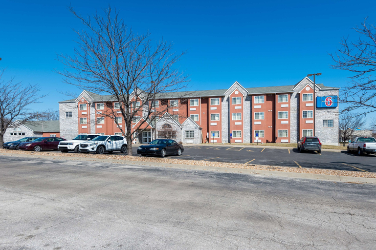 Exterior & Views 2, Motel 6 Olathe, KS, Kansas City