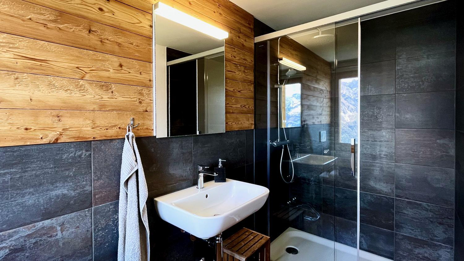 Bathroom, Berggasthaus Eggberge, Uri