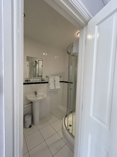 Bathroom 5, The White Horse, Norfolk