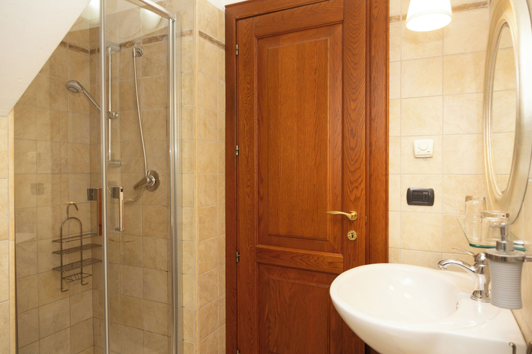 Bathroom 5, Room & Breakfast La Dimora, L'Aquila
