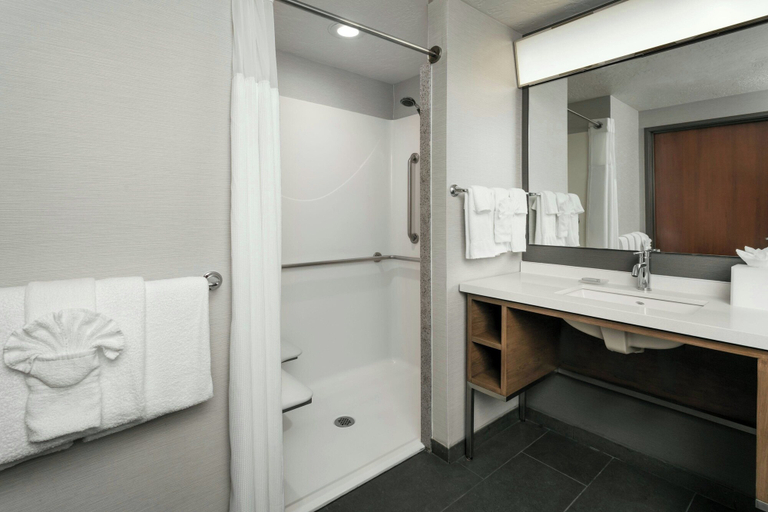 Bathroom 3, Courtyard by Marriott Richland - Columbia Point, Benton