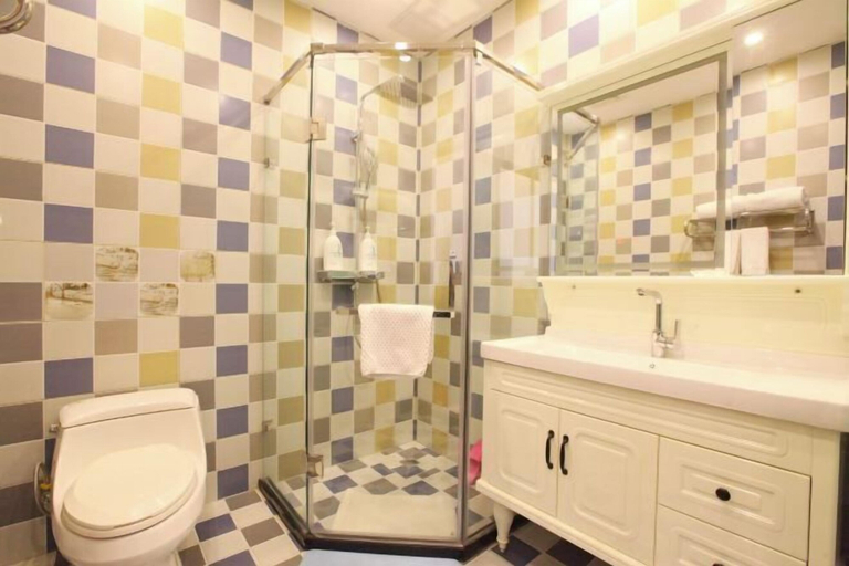 Bathroom 4, Shi Mao Garden Hotel, Beijing