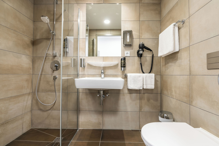Bathroom 5, Seehotel Forst, Karlsruhe