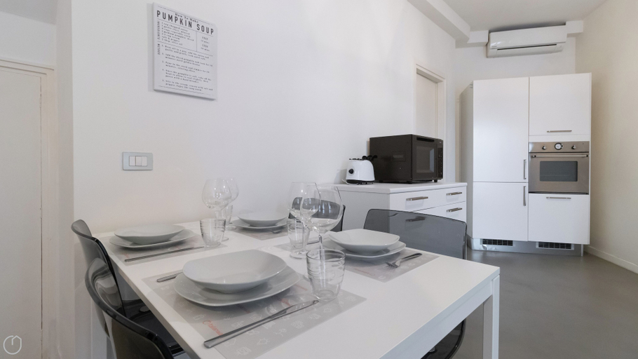 Others 5, Italianway Easy - Plinio 64, Milano