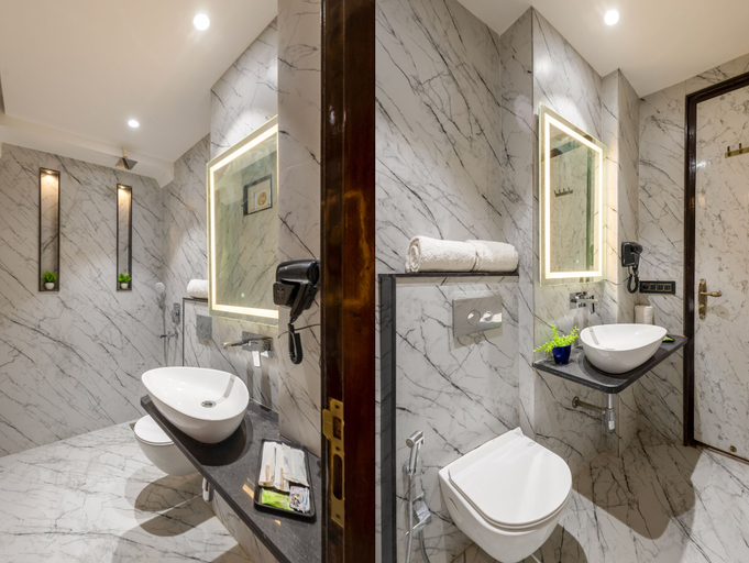 Bathroom 4, Hotel Vanson Villa, City Centre - With Free Airport & Train Station Pickup, Delhi
