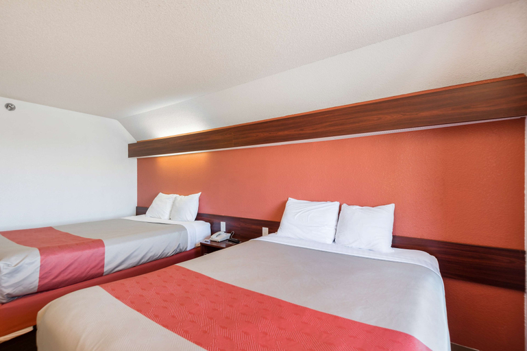 Bedroom 4, Motel 6 Olathe, KS, Kansas City