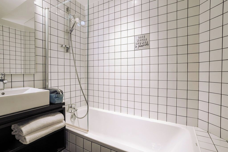 Bathroom 4, RockyPop Grenoble Hotel, Isère