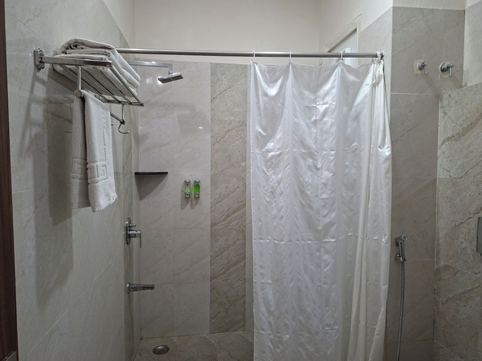 Bathroom 5, Mount Valley Resort, Rajsamand