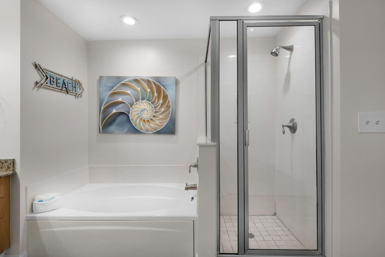 Bathroom 4, Aqua Resort 2103, Bay
