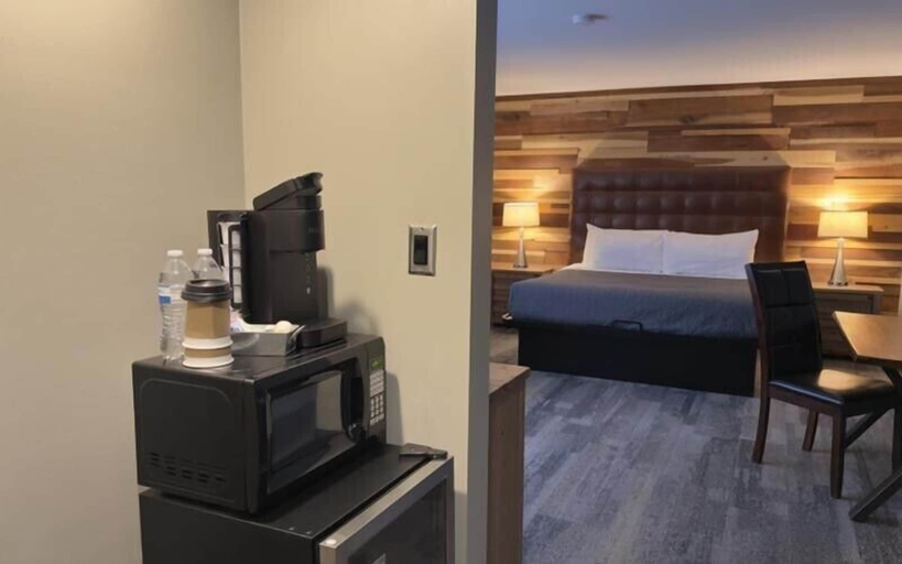 Bedroom 2, The Brewery Lodge Hotel, LaPorte