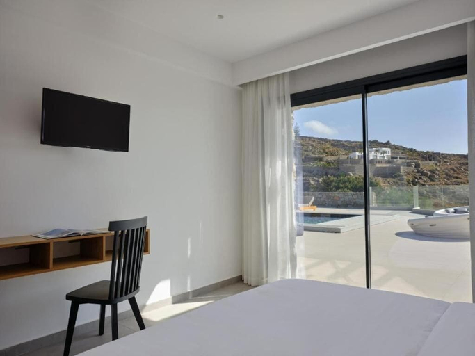 Bedroom 3, Kosmoplaz Beach Hotel, South Aegean