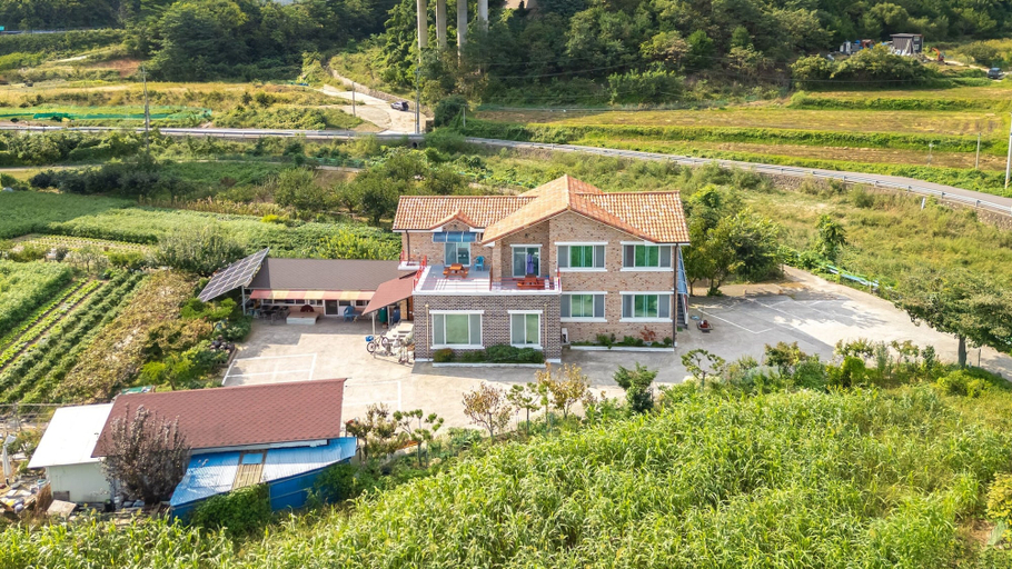 Exterior & Views 2, Samcheok Greenhyang Pension, Samcheok