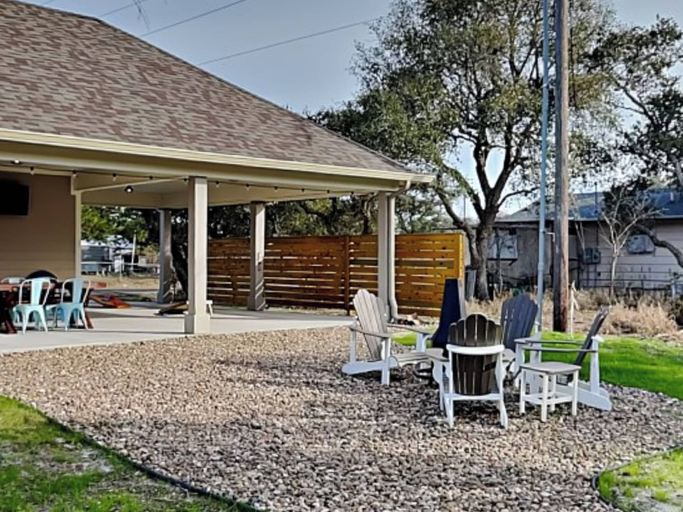 Exterior & Views 2, Holiday Hideaway by Miss Kitty’s, Aransas