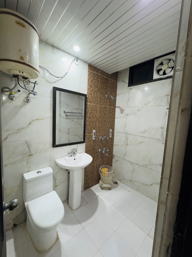 Bathroom 4, Hotel Jagdish Residency, Reasi