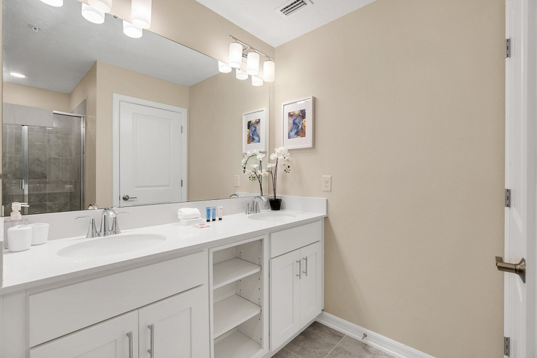 Bathroom 4, NEW Magically Themed Condo w/ Pool View!, Osceola