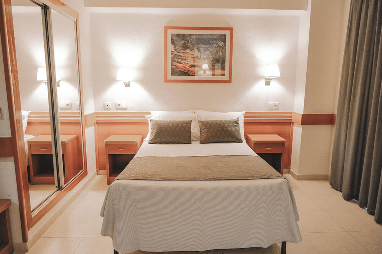Bedroom 2, htop Pineda Palace & SPA - Adults Only, Barcelona