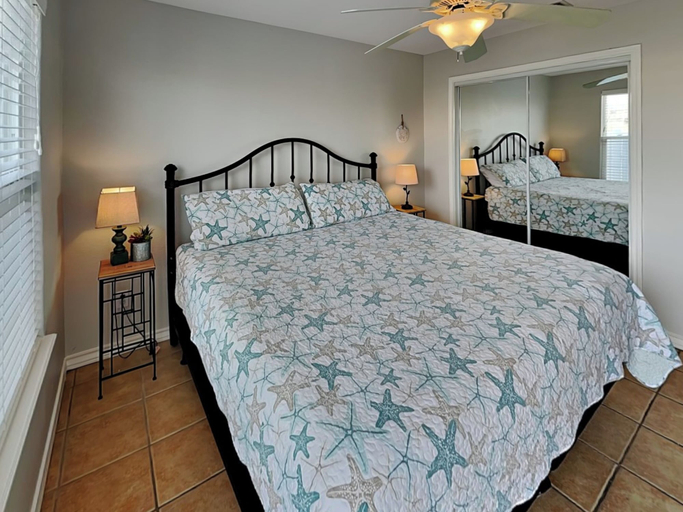Bedroom 2, Blew By You by Silver Sands Vacation Rentals, Nueces