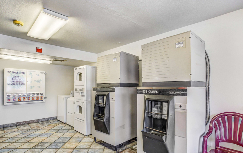Others 5, Motel 6 Medford, OR - North, Jackson