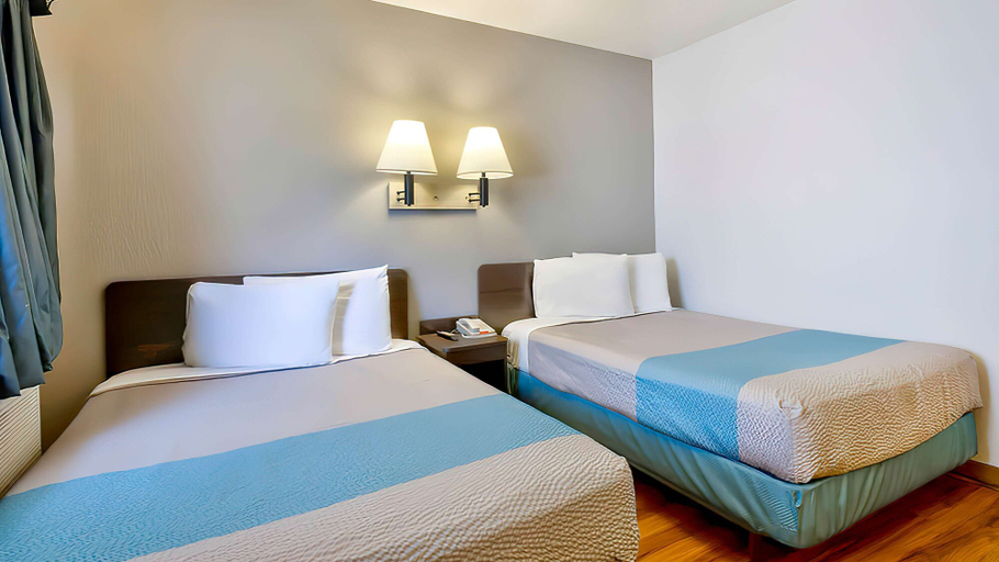 Bedroom 3, Motel 6 Tucumcari, NM, Quay