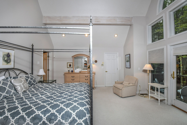 Bedroom 2, Sunset View by Taylor Made Deep Creek, Garrett